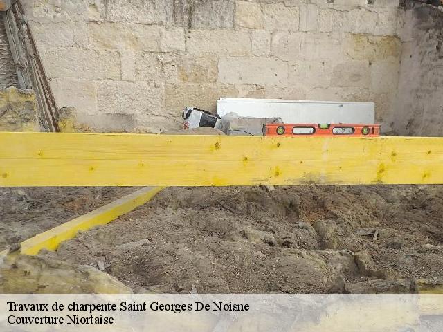 Travaux de charpente 79400
